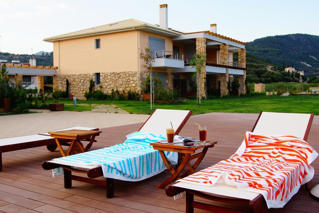 Cavos Fokidos Aparthotel Chiliadou  Exterior photo