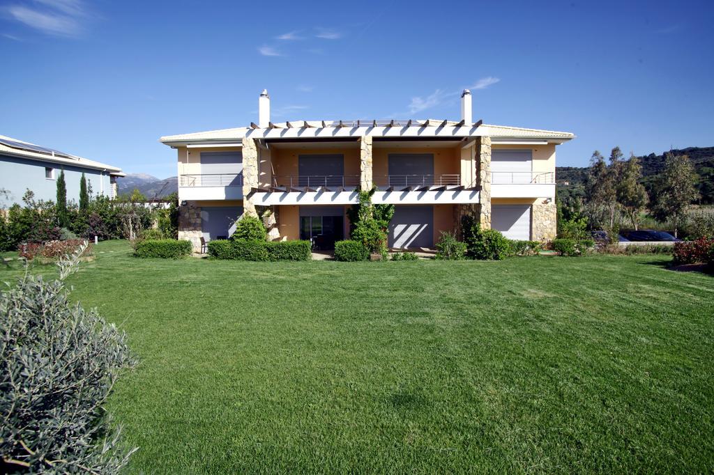 Cavos Fokidos Aparthotel Chiliadou  Exterior photo